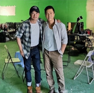 甄子丹和吴京战狼片段,吴京被打断棍子花絮