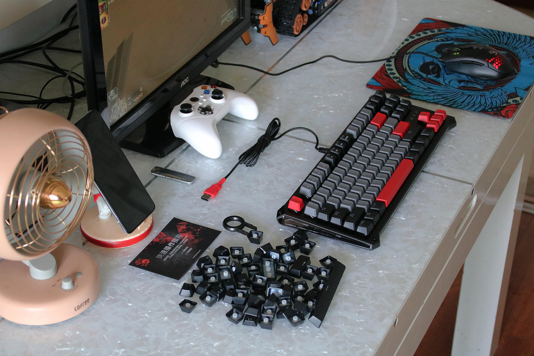 专为游戏玩家设计，好看且实用，血手幽灵B930光轴机械键盘评测