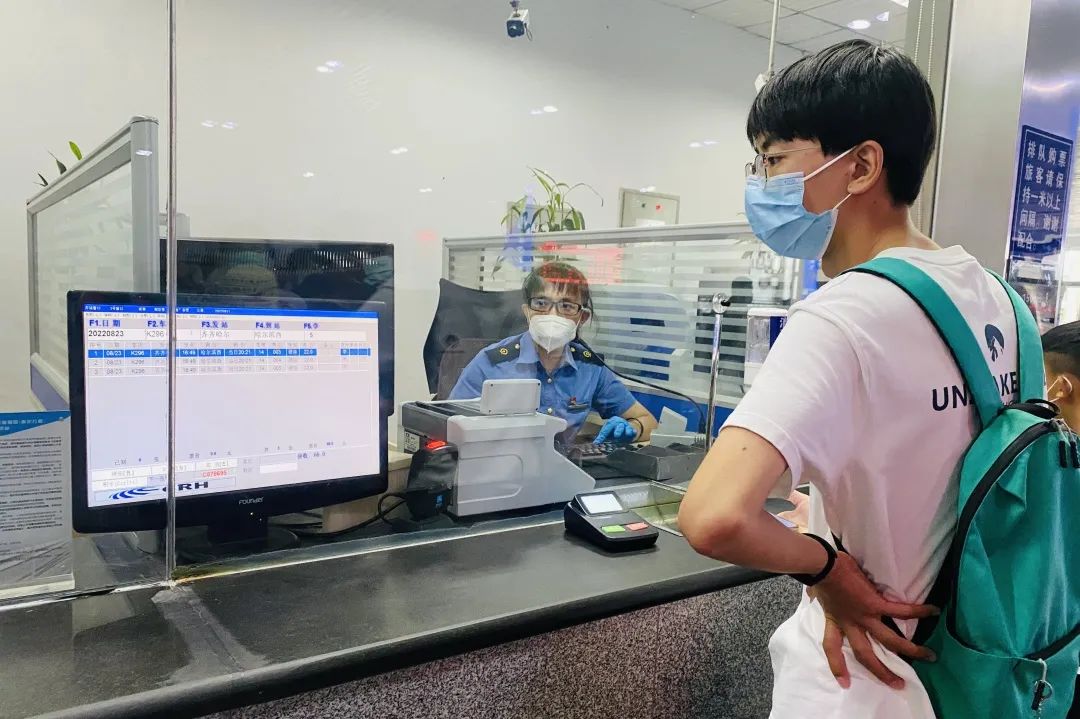 大一新生买学生票需要带什么,大学生买学生票检票要带学生证吗