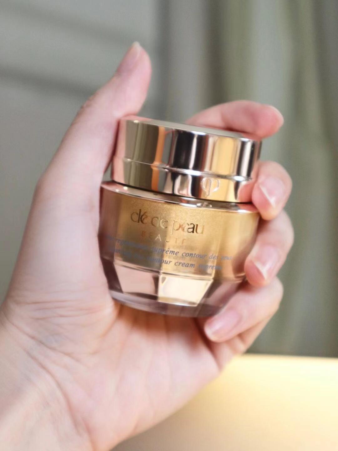 眼霜搓泥好还是不搓泥好,眼霜涂脸还是硅霜涂脸好