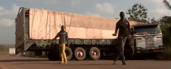 非洲最快活的职业，货车司机一周跑一趟，买完别墅还能养3个老婆