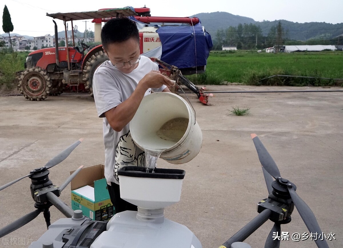 老农教你在家自制磷酸二氢钾溶液，种啥菜都用得上，效果真的好