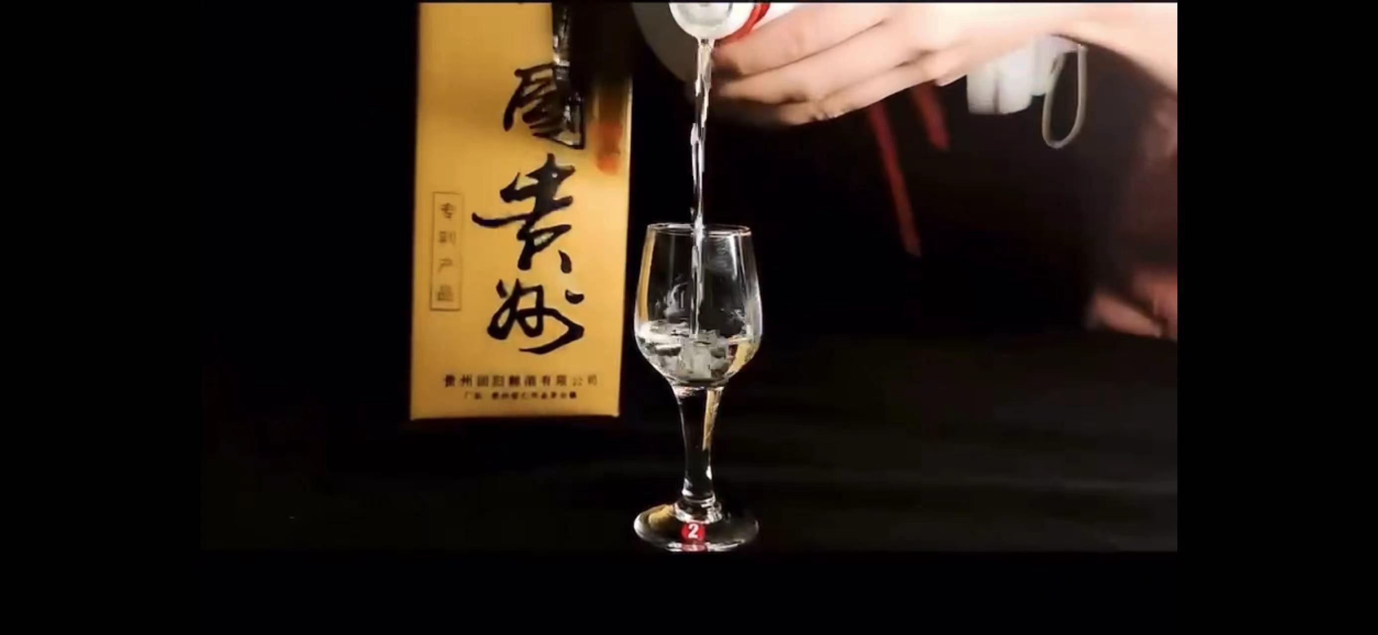 97年香港回归赖茅酒2斤装价格,赖茅53度1997年现在值多少钱一瓶
