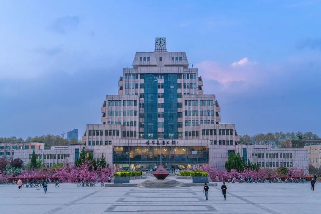当千年长安,遇上百廿交大!西安交通大学:雨润风暖盛唐景,且待君同览!