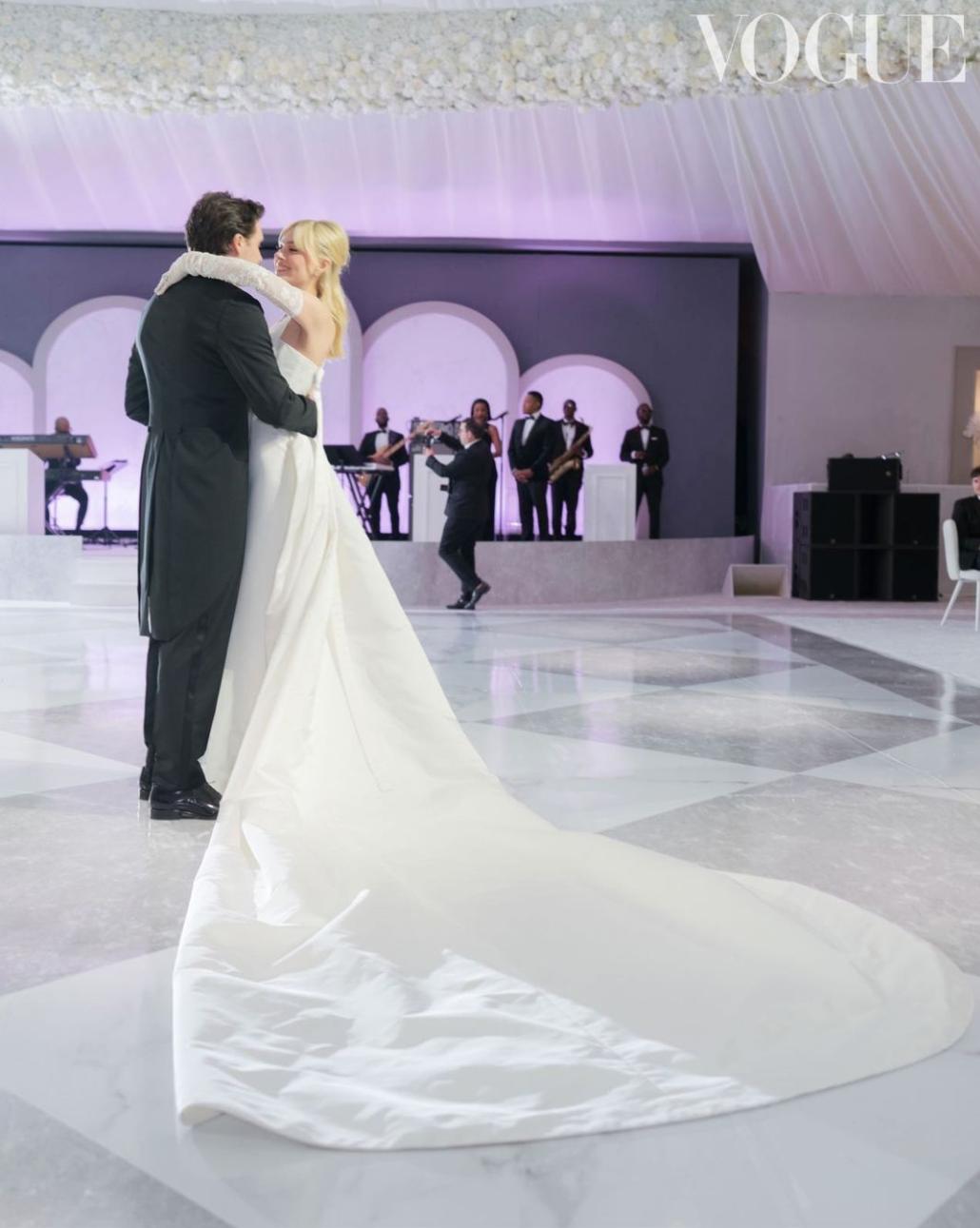 家庭矛盾激化，贝克汉姆全家为次子庆生，大合影中独缺大哥大嫂