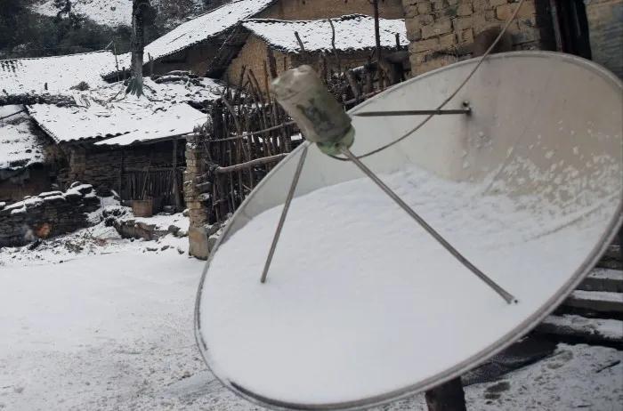 现在电视机几乎成为了摆设,电视机基本都成了摆设