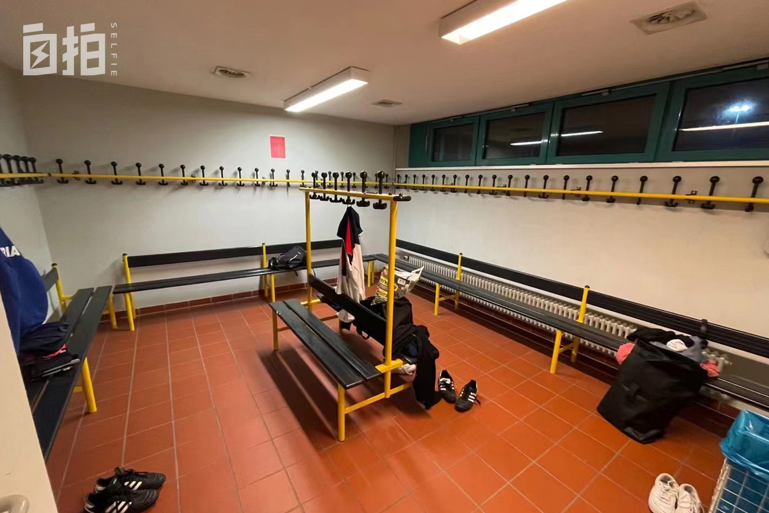 17岁开始踢职业足球还晚吗,我从几岁开始踢足球