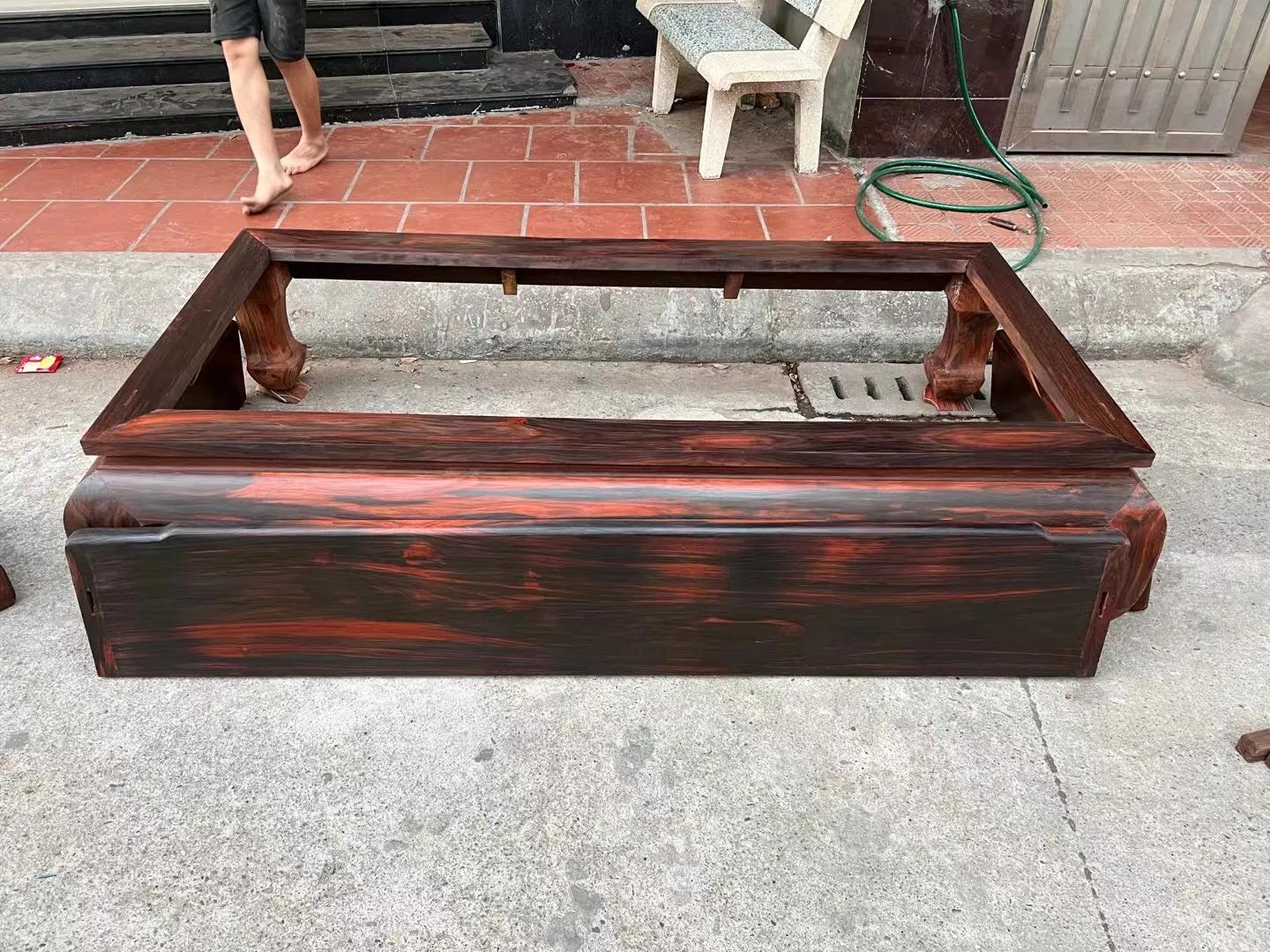 广州大红酸枝交趾黄檀雕花罗汉床,大红酸枝精品全独板罗汉床