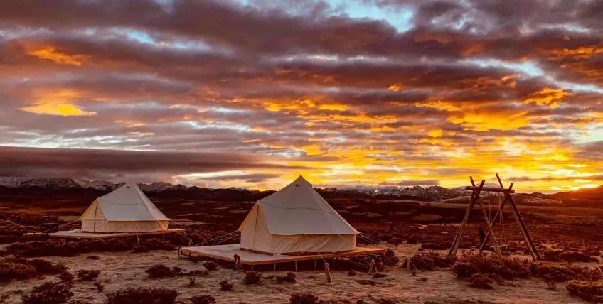 火出圈啦,甘孜文旅局长化身侠客火出圈