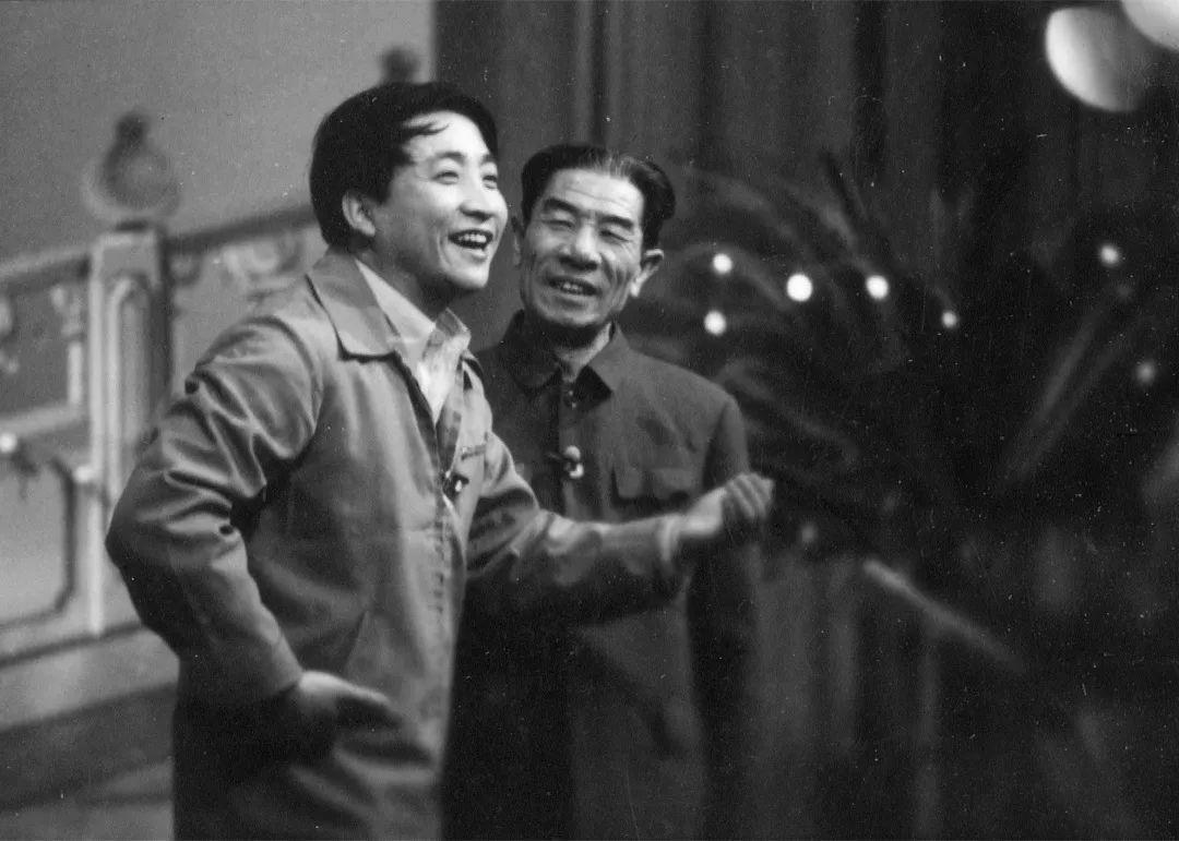 1983年第一届春晚，部级领导审查后：怎么能让姜昆主持？