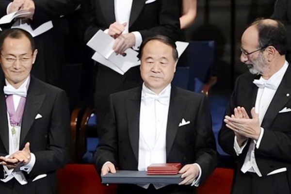 莫言讲了母亲捡麦穗的事却被质疑,莫言母亲捡麦穗揭露出的人性之恶