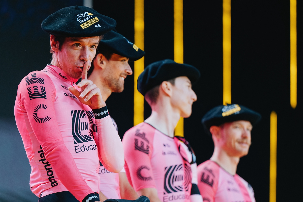 环法自行车赛亚当耶茨,亚当耶茨环法s14采访