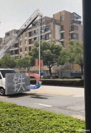 女生夏天穿靴子脚不臭吗,女生的脚和男生的脚哪个臭