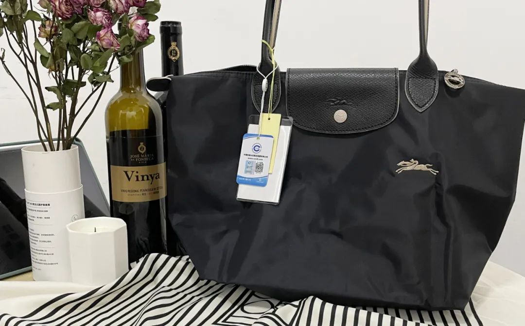 「包界百宝袋」法国珑骧包，中检认证，超能装高颜值，很难不爱