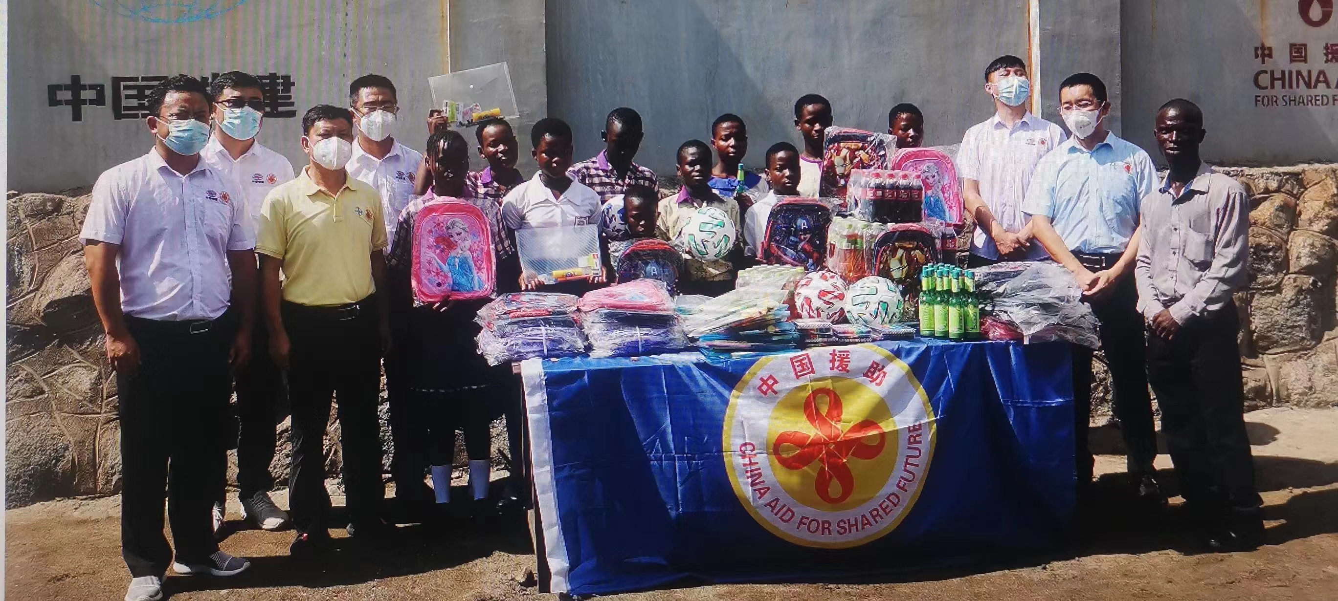 铁龙腾飞知无涯——中国铁建港航局“五一”献礼书画作品