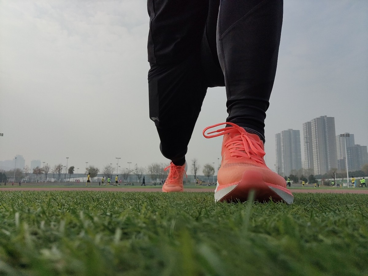 咕咚逐日碳板跑鞋,咕咚跑鞋造风者