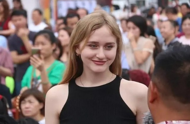 相亲男总发早安晚安,相亲男说好好表现希望你会喜欢