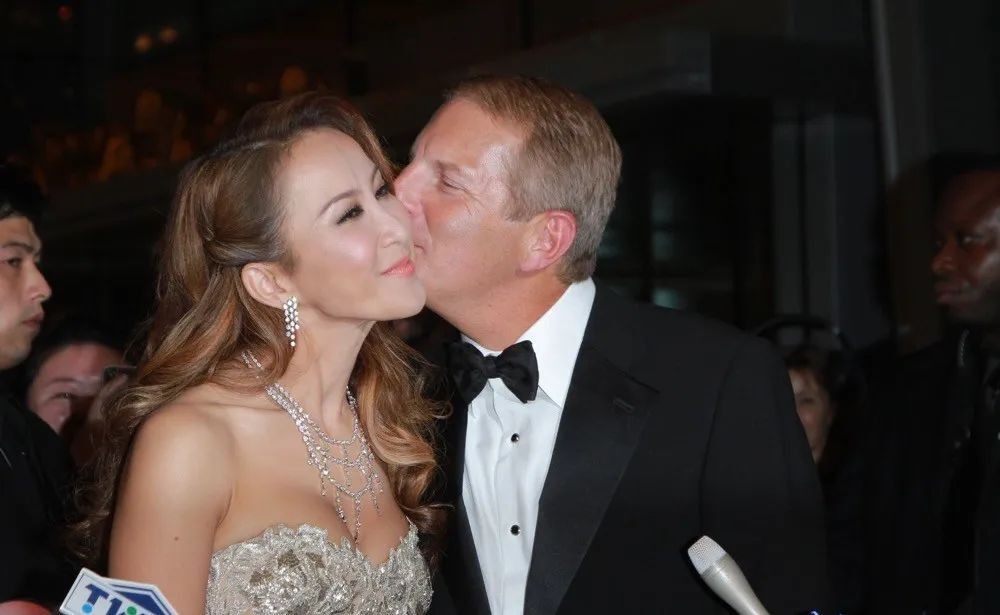 3天前,歌星李玟轻生离世,死因众说纷纭,姐姐发文称:并非自尽