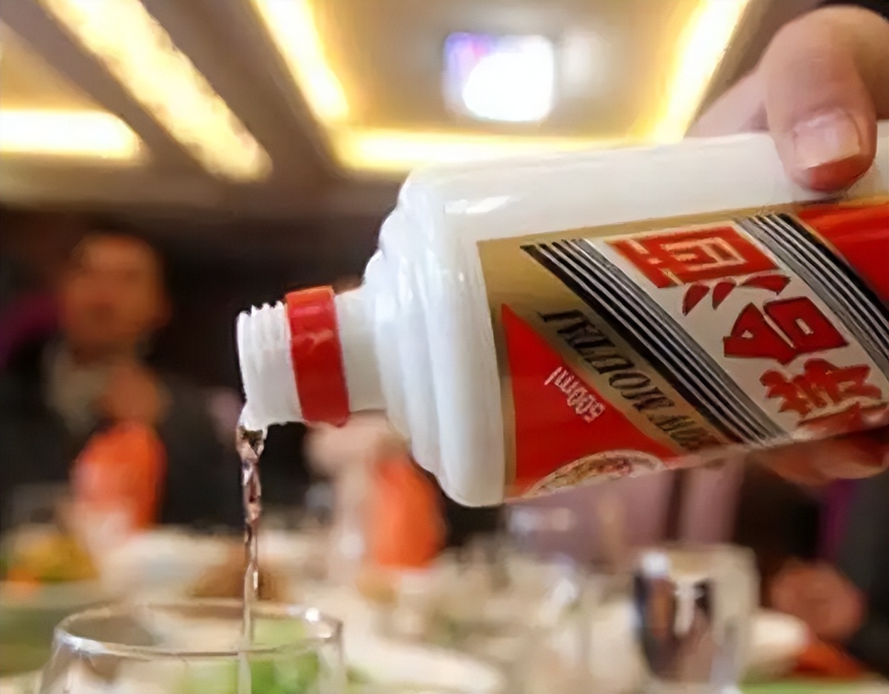 婚宴喜酒选什么白酒好看,一般办喜酒用什么酒最好