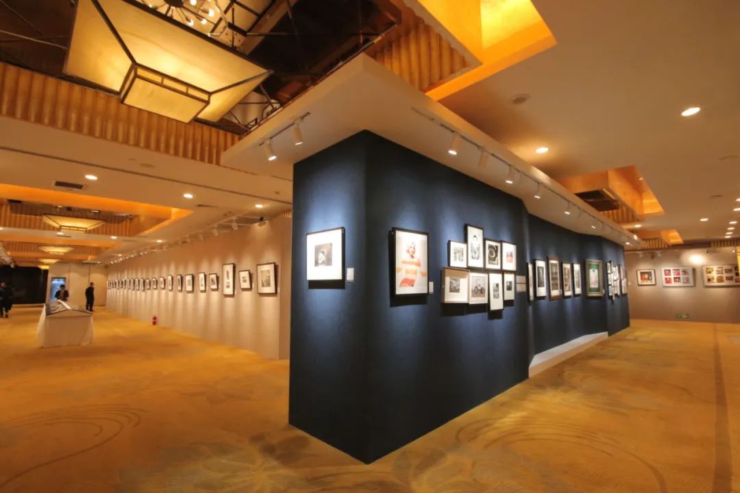 抽屉里泛黄的老照片,收藏10万元泛黄老照片