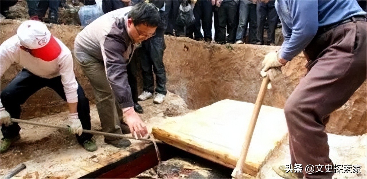 李莲英墓被打开完整视频,1966年李莲英墓被发掘