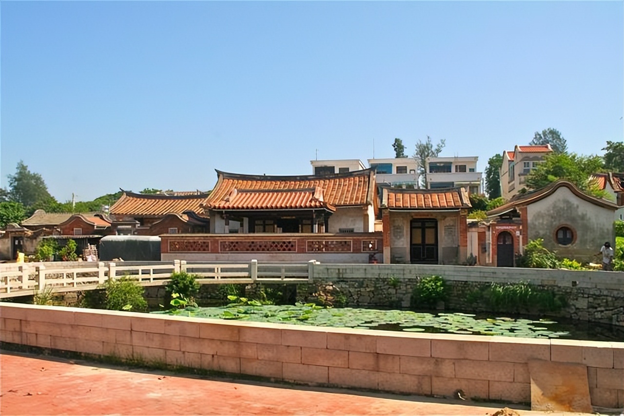 金门岛和厦门距离有多远,与金门岛隔海相望的地方