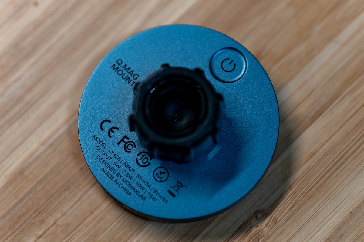 momax支架怎么样,车载磁吸手机支架最新款无线充电