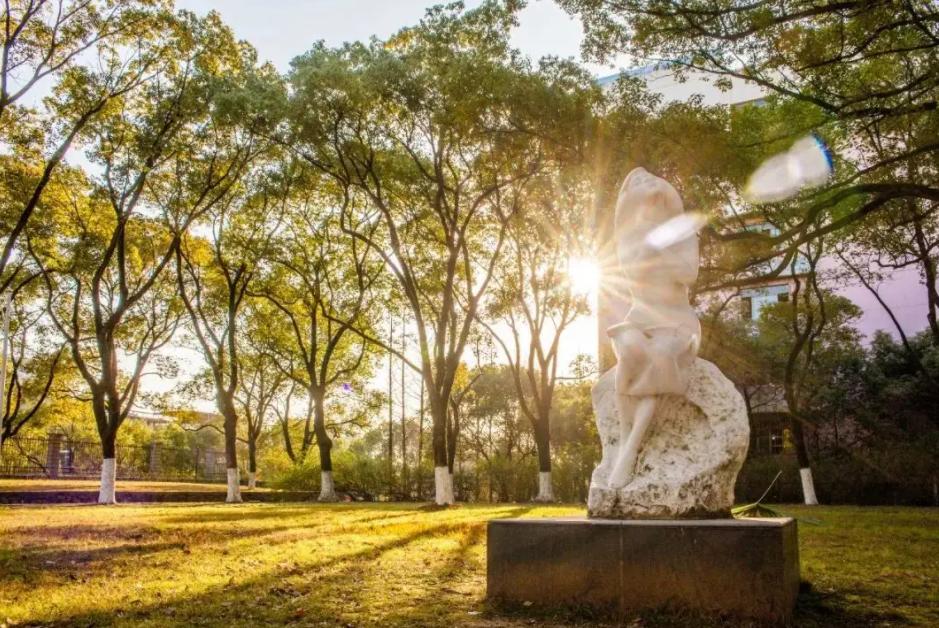 江西财经大学专业实力堪比211，孟晚舟现身拜访，与华为合作密切