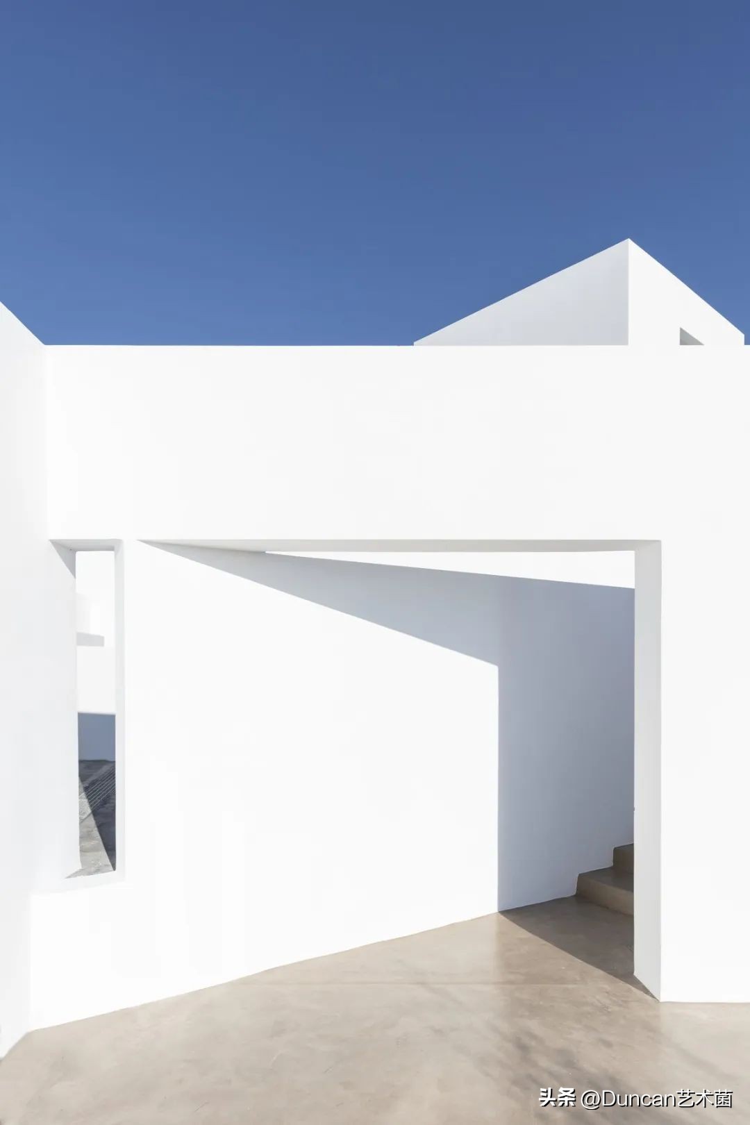 希腊KapsimalisArchitects①打造蓝白极简主义的童话世界！