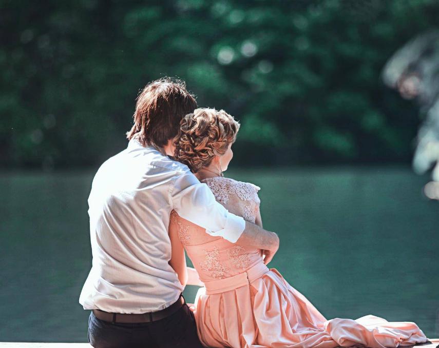 我国首批丁克族老年生病无人照顾,最早丁克族的真实现状