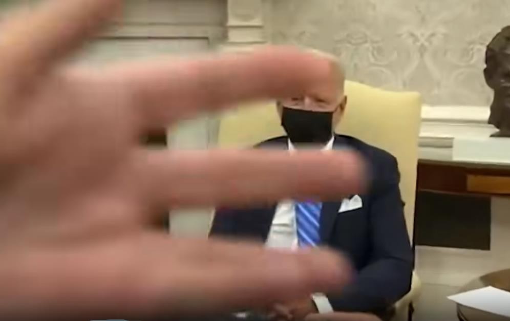 勇猛夫人吉尔：年近70还敢正面刚壮汉，只为守护她的瞌睡登