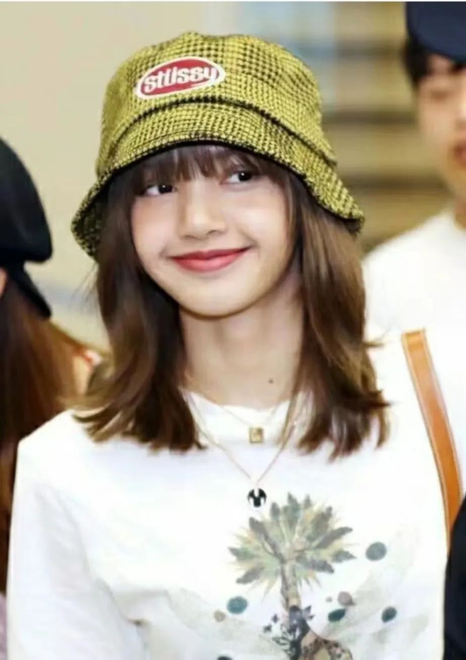 根据脸型选帽子这样才不显脸大,脸小脸型不好看适合什么帽子