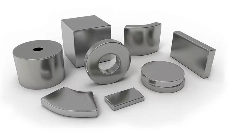 磁铁怎样区分ns极,怎样区分磁铁的ns极