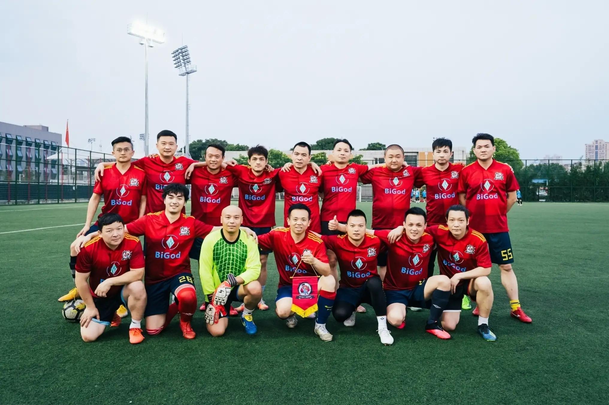 武汉塔子湖业余足球联赛前两轮之我见（一名参赛队长眼中的联赛）