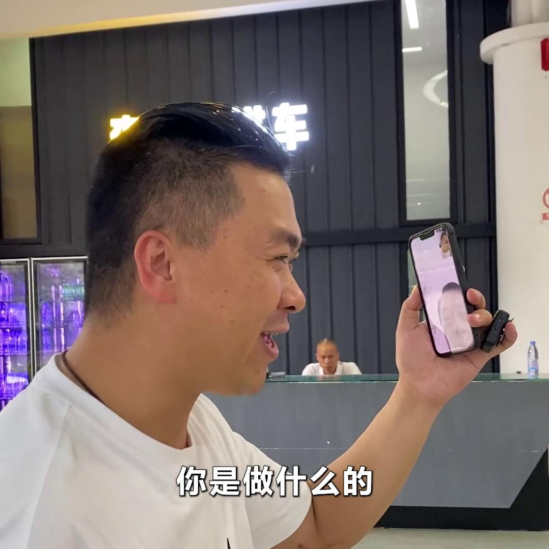 人在家中坐商务车,花19万买凯美瑞家用合适吗