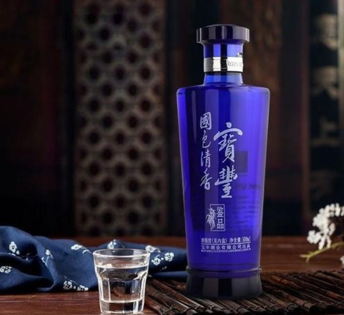 提醒中年人，散装酒少喝，这三种酒，全是便宜的粮食酒，建议尝尝