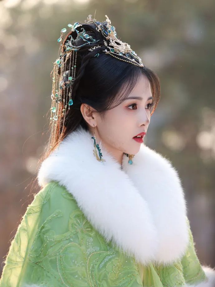 长月烬明仿妆怎么弄,长月烬明无滤镜妆容