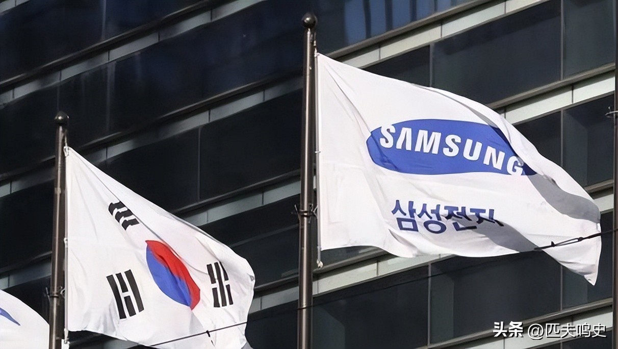 三星手机用两年就白屏,三星手机维修会被换国产屏吗