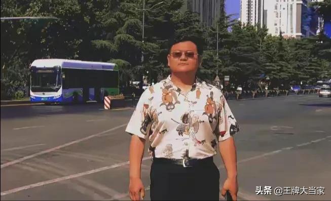 25岁的小伙子长得像40多岁,25岁小伙像52岁大叔