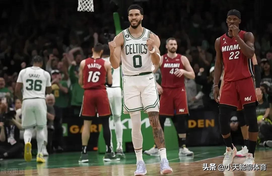 布克荣登总决赛,布克成为本季联盟第一名