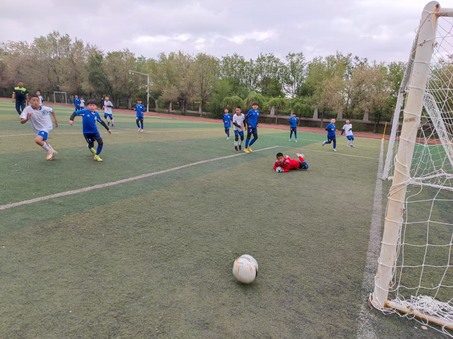 天山小学足球节开幕,区长杯小学足球比赛时间