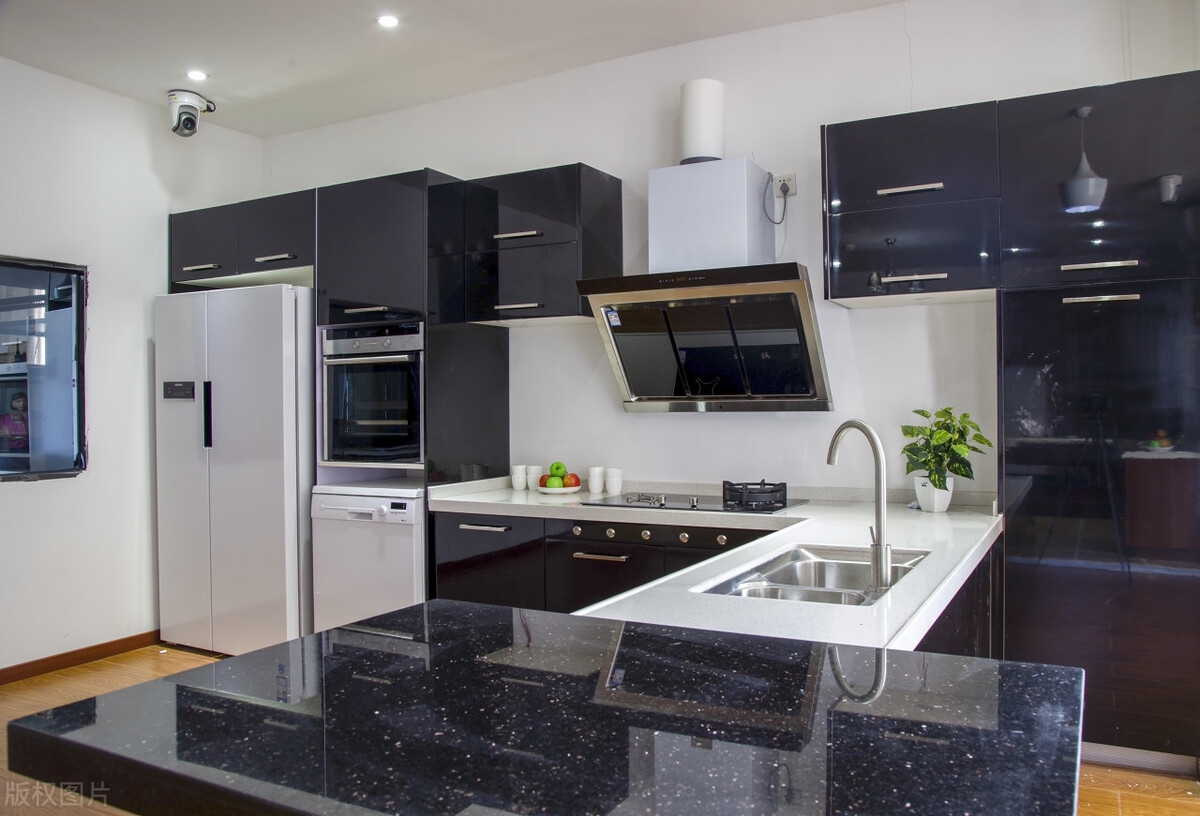 顶吸式和侧吸式油烟机哪个声音小,顶吸油烟机怎么换侧吸式的