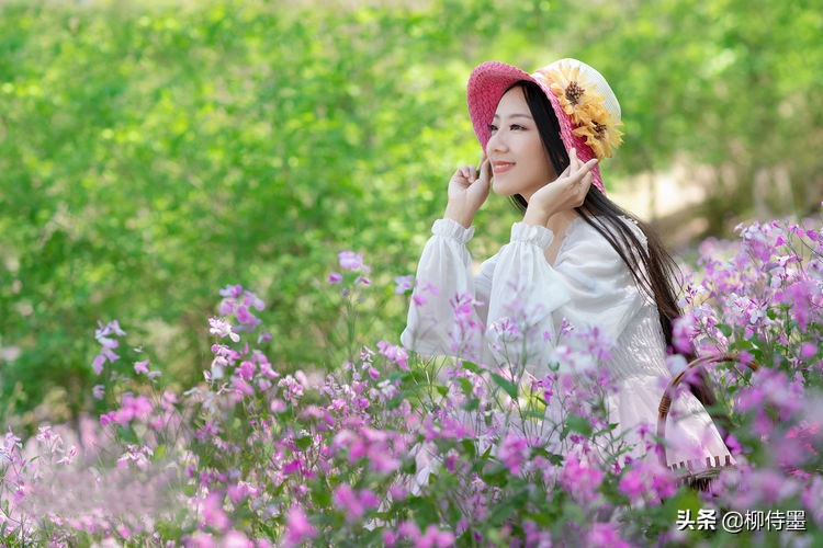 拍照不知手放哪儿？学习2句摄影口诀，姿态优雅更自然