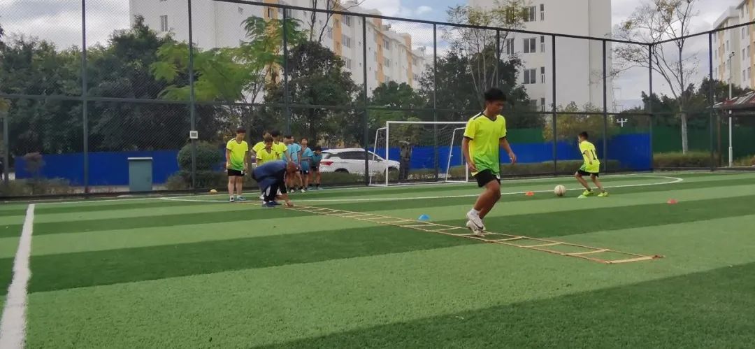 关心下一代青少年活动,关心下一代委员会主办的培训