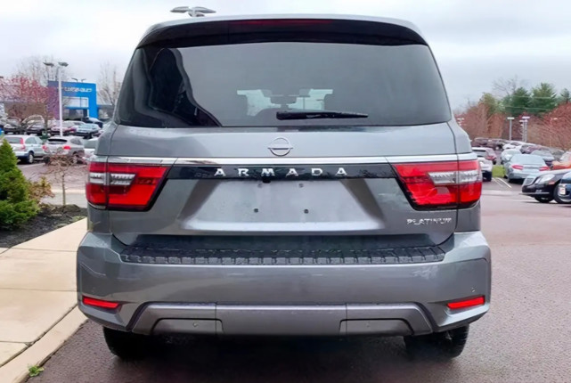 途乐硬派越野跟哪款车占优势,途乐新款越野测试