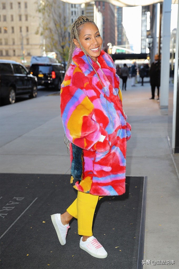 女明星冬天搭配,异域风情女明星穿衣