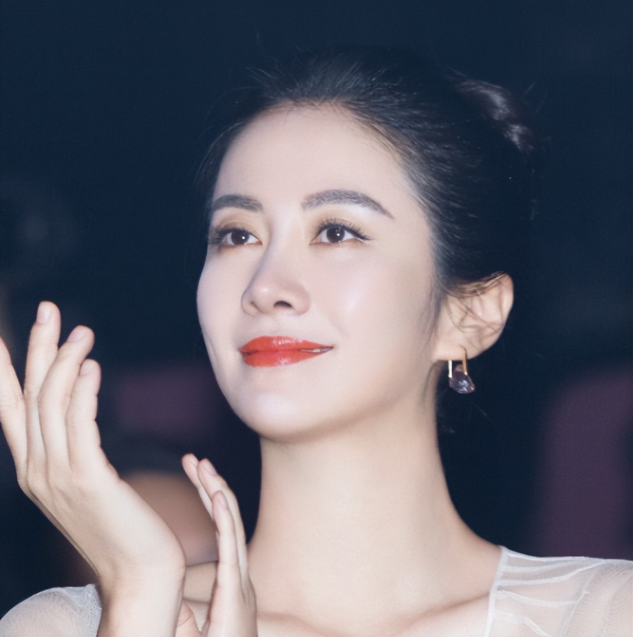 叶璇在抖音素颜,叶璇直播形象邋遢被吐槽挖鼻