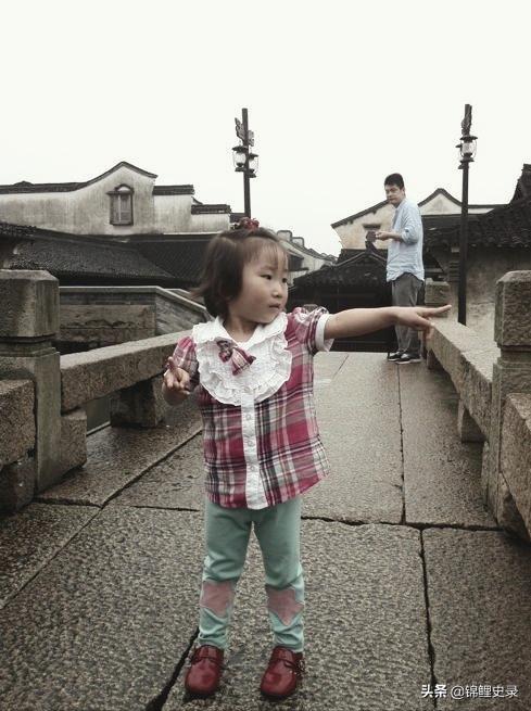 温州动车事故小伊伊被救过程,动车事故幸存女孩小伊伊