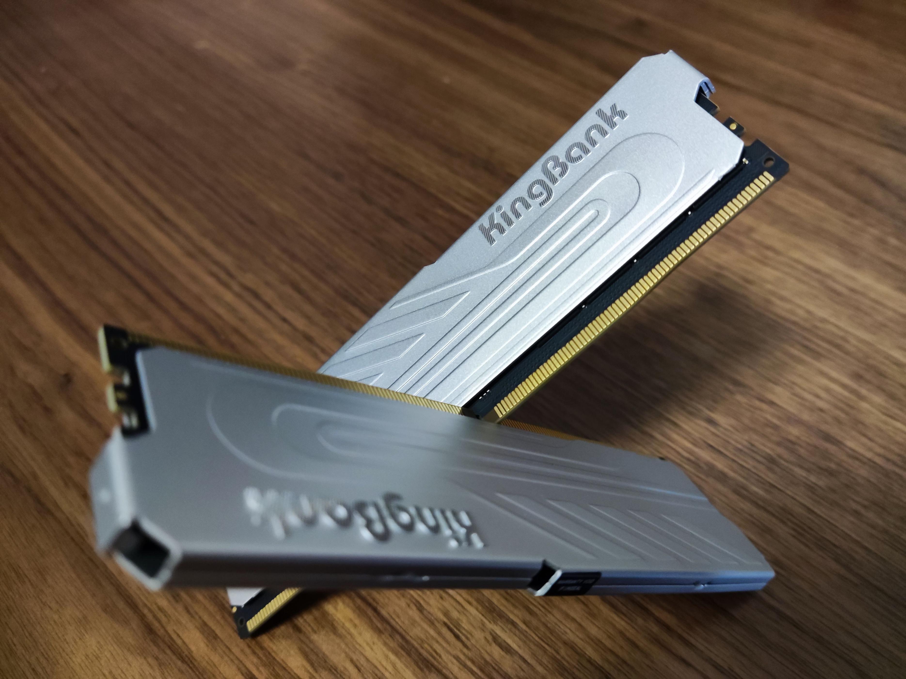 新年新气象：冬日漫漫，我给自己装了台纯白色的新电脑