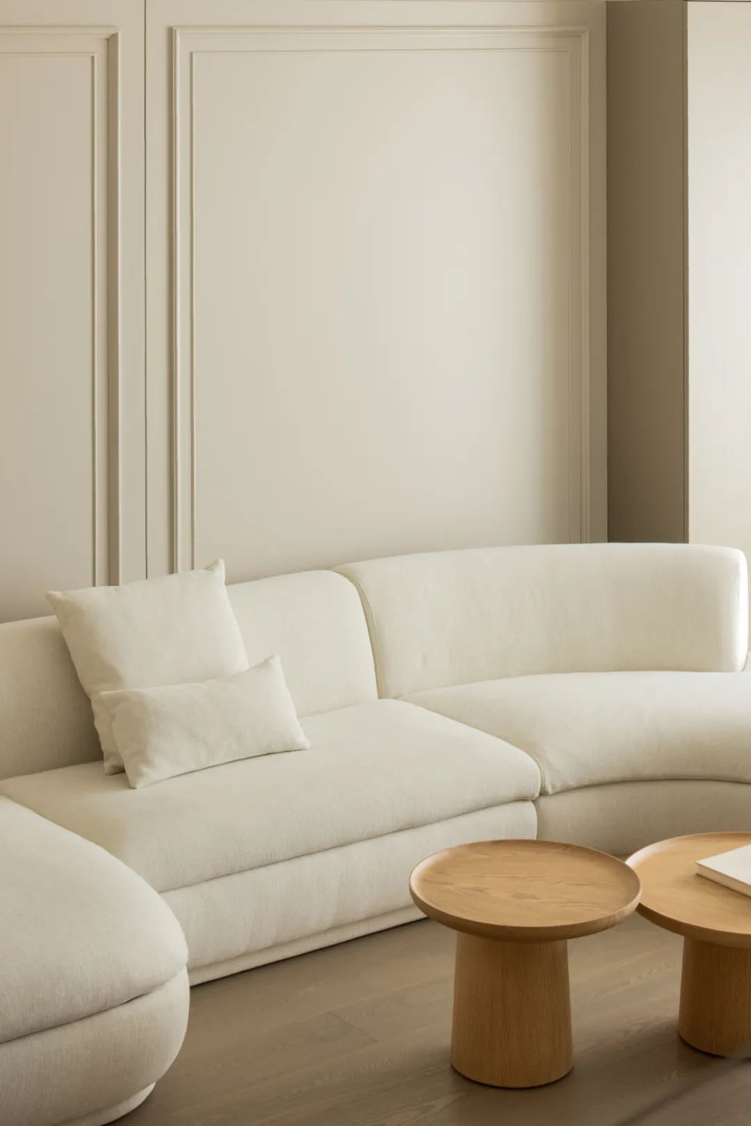 白色为主的客厅配什么颜色沙发图,客厅是白色的要选什么颜色的沙发